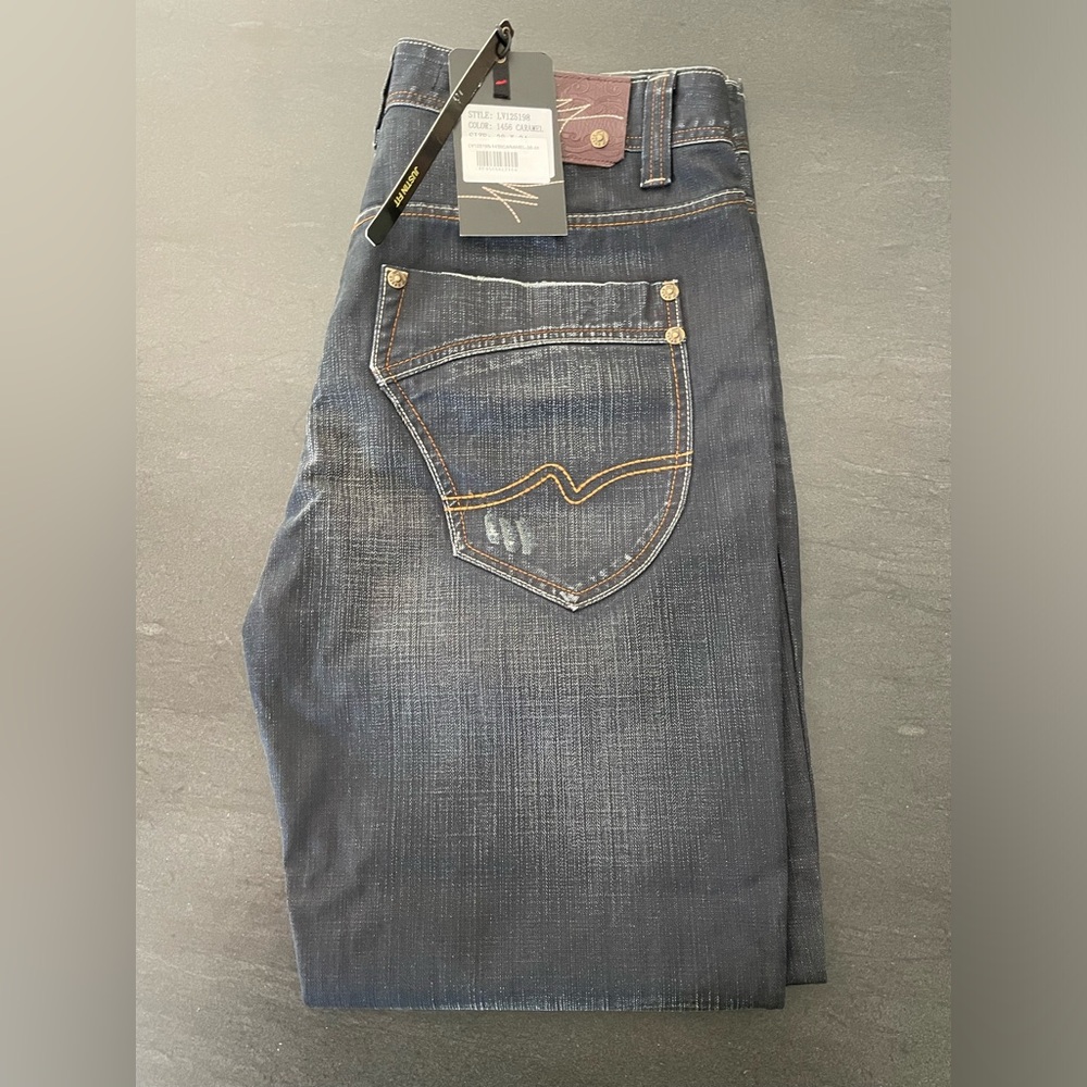Level 7 distressed jeans